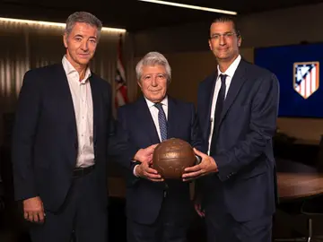 Gil Martín, Enrique Cerezo y Robert Givone, co-gestor de ASC Apollo Sports Capital Gil Martín, Enrique Cerezo y Robert Givone, co-gestor de ASC Apollo Sports Capital