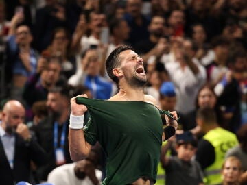 Novak Djokovic celebra su victoria ante Musetti en la final del ATP250 de Atenas