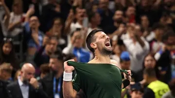Novak Djokovic celebra su victoria ante Musetti en la final del ATP250 de Atenas Novak Djokovic celebra su victoria ante Musetti en la final del ATP250 de Atenas