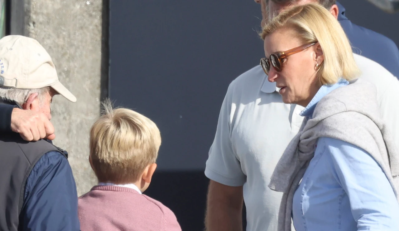 María Zurita, con su hijo y su tío, el rey Juan Carlos