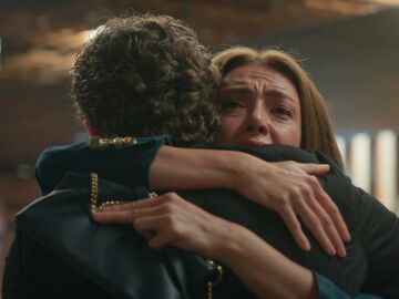  Su primera cita termina en l&aacute;grimas: &Ccedil;ağla no puede seguir fingiendo que est&aacute; bien