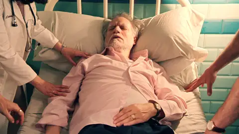 “¿Quién ha dado permiso para esta aberración?”: Damián sufre un desmayo al ver reemplazado el cartel de su empresa por el de Brossard De La Reina “¿Quién ha dado permiso para esta aberración?”: Damián sufre un desmayo al ver reemplazado el cartel de su empresa por el de Brossard De La Reina