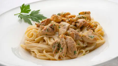 Tallarines Alfredo con pollo de Karlos Arguiñano Tallarines Alfredo con pollo de Karlos Arguiñano