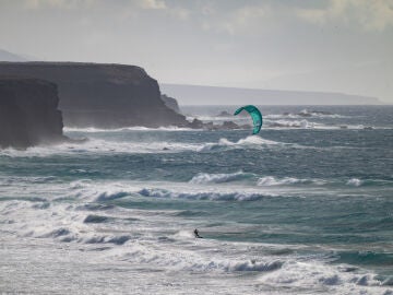 Temporal de viento en la playa de El Cotillo