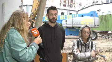 Intentan derrumbar la casa con ellos dentro Intentan derrumbar la casa con ellos dentro