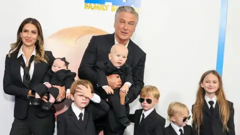 Hilaria y Alec Baldwin con sus hijos Hilaria y Alec Baldwin con sus hijos