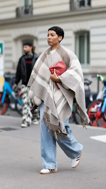 Look con poncho Look con poncho