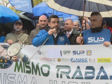 Protesta de policías y guardias civiles en Sevilla
