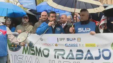 Protesta de policías y guardias civiles en Sevilla Protesta de policías y guardias civiles en Sevilla
