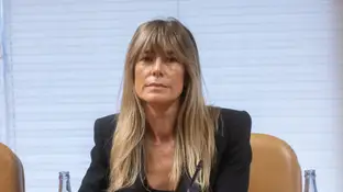 El juez Peinado retira el pasaporte a Begoña Gómez como medida cautelar antes del juicio El juez Peinado retira el pasaporte a Begoña Gómez como medida cautelar antes del juicio