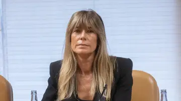 El juez Peinado retira el pasaporte a Begoña Gómez como medida cautelar antes del juicio El juez Peinado retira el pasaporte a Begoña Gómez como medida cautelar antes del juicio