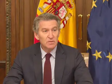 Feijóo se reúne en el Congreso con sindicatos de la Policía Nacional y asociaciones de la Guardia Civil Feijóo se reúne en el Congreso con sindicatos de la Policía Nacional y asociaciones de la Guardia Civil