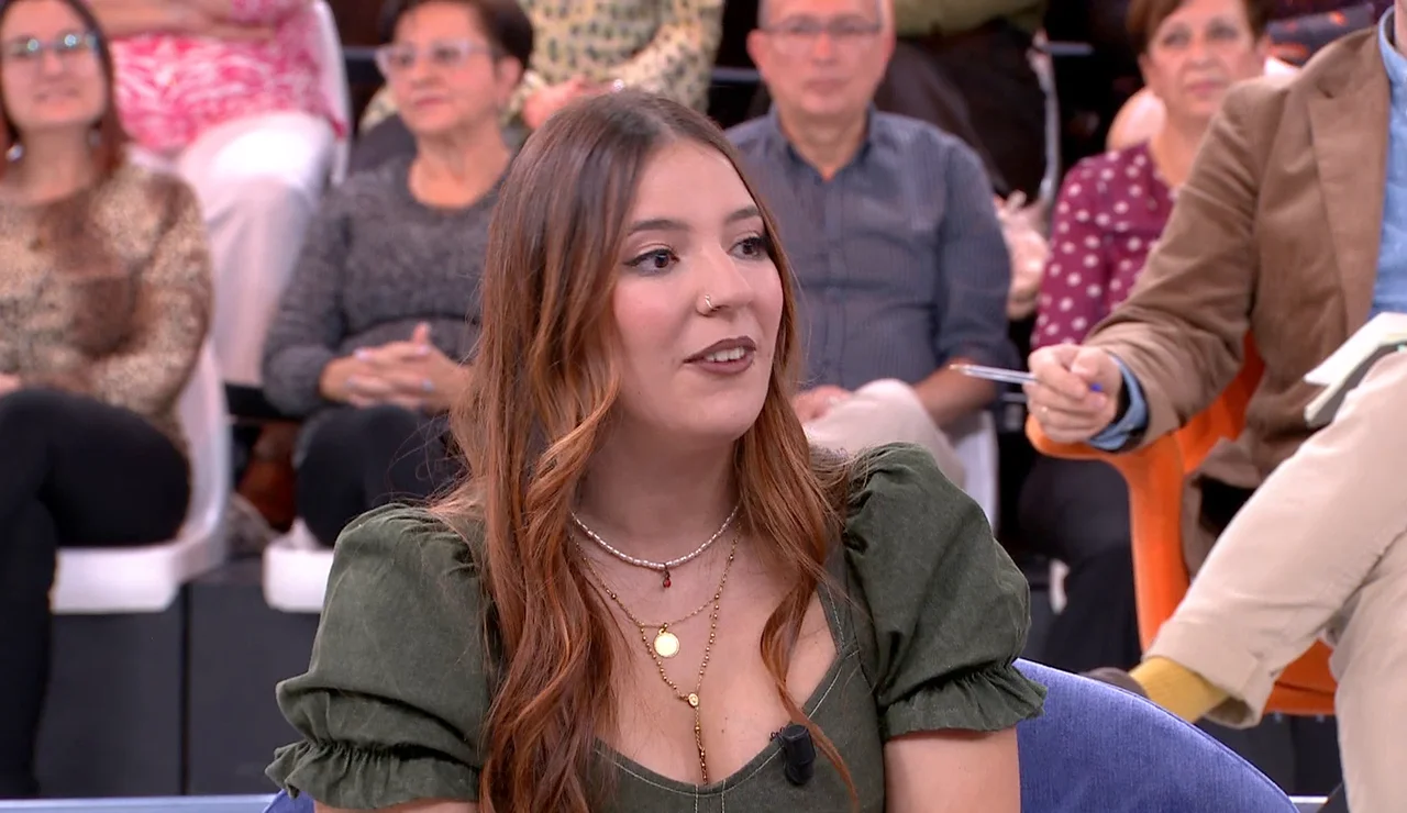 María, la niña del pompón