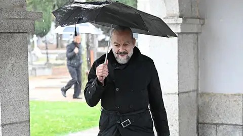 Antonio Albella en el funeral de Encarnita Polo Antonio Albella en el funeral de Encarnita Polo