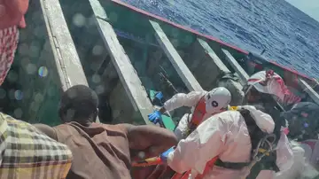 Salvamento Marítimo recata dos cayucos con 355 personas en sur de El Hierro Salvamento Marítimo recata dos cayucos con 355 personas en sur de El Hierro