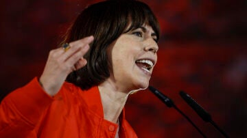 El PSOE carga contra Feijóo y Abascal: "No tienen derecho a elegir por los valencianos ni a seguir pisoteando el dolor de las víctimas" El PSOE carga contra Feijóo y Abascal: "No tienen derecho a elegir por los valencianos ni a seguir pisoteando el dolor de las víctimas"