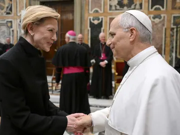 Imagen del papa León XIV y la actriz Cate Blanchett Imagen del papa León XIV y la actriz Cate Blanchett