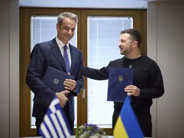 Zelenski y Mitsotakis firman una declaración de intenciones para un suministro adicional de gas a Ucrania Zelenski y Mitsotakis firman una declaración de intenciones para un suministro adicional de gas a Ucrania