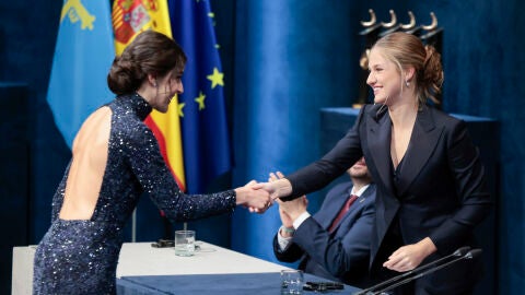 Carolina Marín y la princesa Leonor en los premios Princesa de Asturias 2024