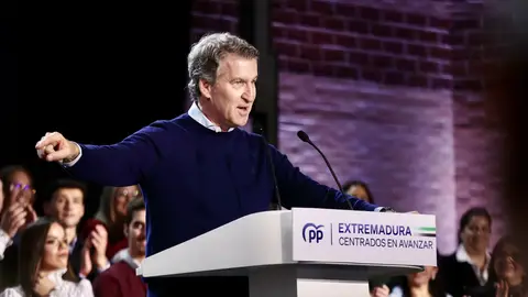 Imagen del líder del PP, Alberto Núñez Feijóo, en un acto en Lobón Imagen del líder del PP, Alberto Núñez Feijóo, en un acto en Lobón