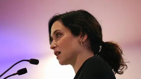 Ayuso censura a Gallardo, candidato "imputado" que "dice que no se cierra Almaraz cuando se aprueba lo contrario" Ayuso censura a Gallardo, candidato "imputado" que "dice que no se cierra Almaraz cuando se aprueba lo contrario"