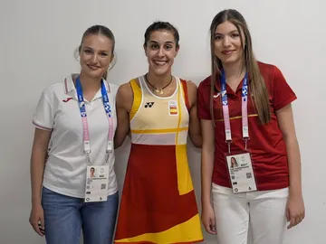 La princesa Leonor, Carolina Marín y la infanta Sofía en los Juegos Olímpicos de París 2024 La princesa Leonor, Carolina Marín y la infanta Sofía en los Juegos Olímpicos de París 2024