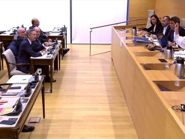 Tensión en la comparecencia de Mazón: "Le ruego que ordene el debate, señora presidenta"