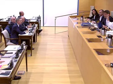 Tensión en la comparecencia de Mazón: "Le ruego que ordene el debate, señora presidenta" Tensión en la comparecencia de Mazón: "Le ruego que ordene el debate, señora presidenta"