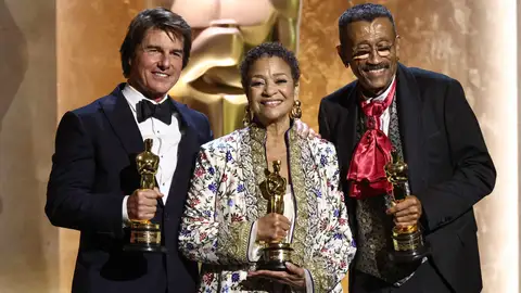 Tom Cruise, Debbie Allen y Wynn Thomas Tom Cruise, Debbie Allen y Wynn Thomas