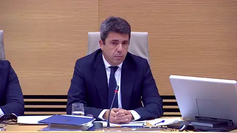 Tensión en la comparecencia de Mazón: "Le ruego que ordene el debate, señora presidenta" Tensión en la comparecencia de Mazón: "Le ruego que ordene el debate, señora presidenta"