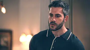 Andrés se da cuenta del engaño de María tras recuperar por completo la memoria, pero decide no decir nada de momento Andrés se da cuenta del engaño de María tras recuperar por completo la memoria, pero decide no decir nada de momento