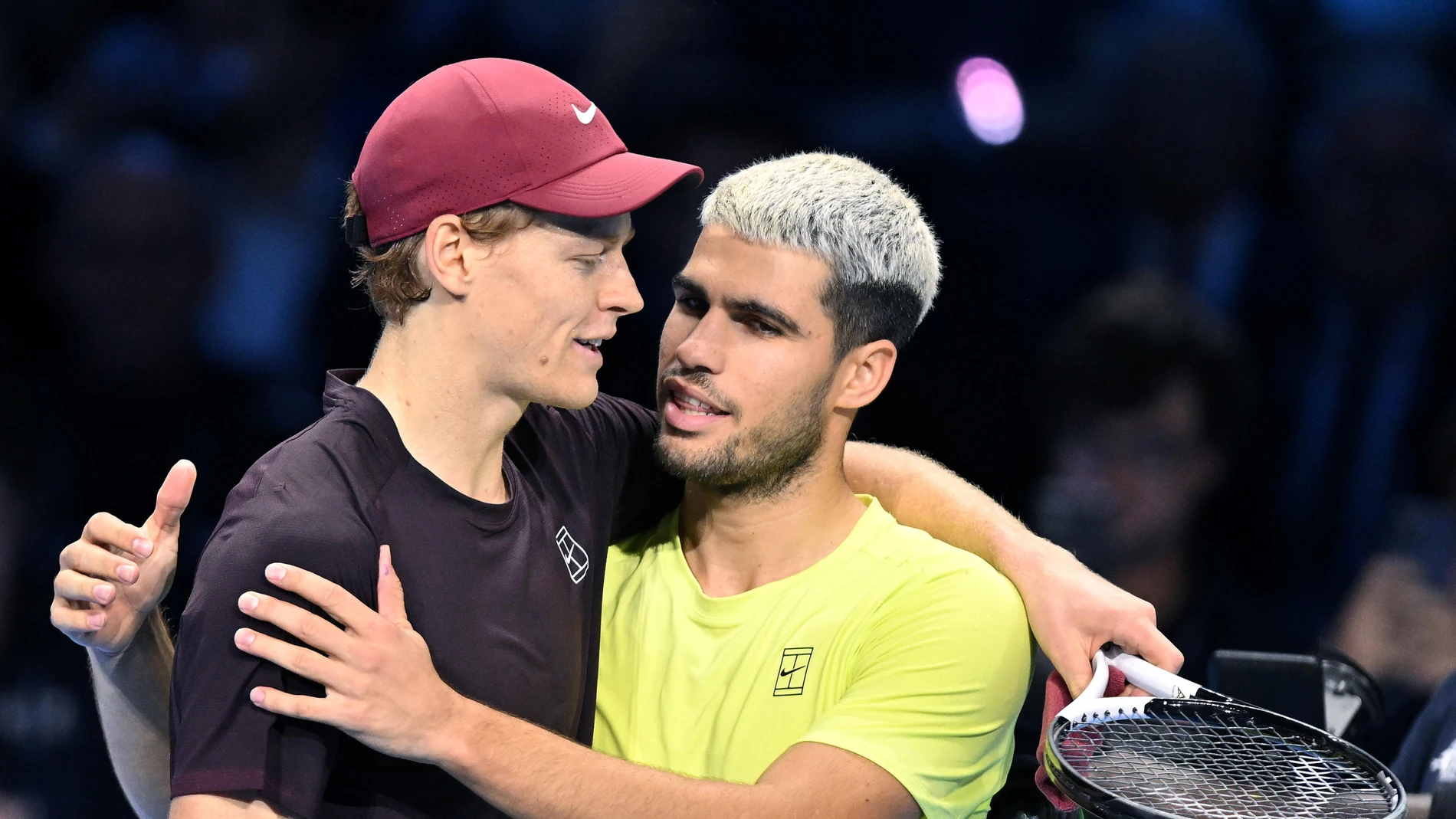 Jannik Sinner y Carlos Alcaraz tras disputar la final de las ATP Finals 2025 Jannik Sinner y Carlos Alcaraz tras disputar la final de las ATP Finals 2025