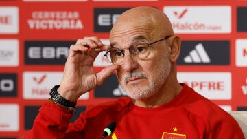 De la Fuente en rueda de prensa De la Fuente en rueda de prensa