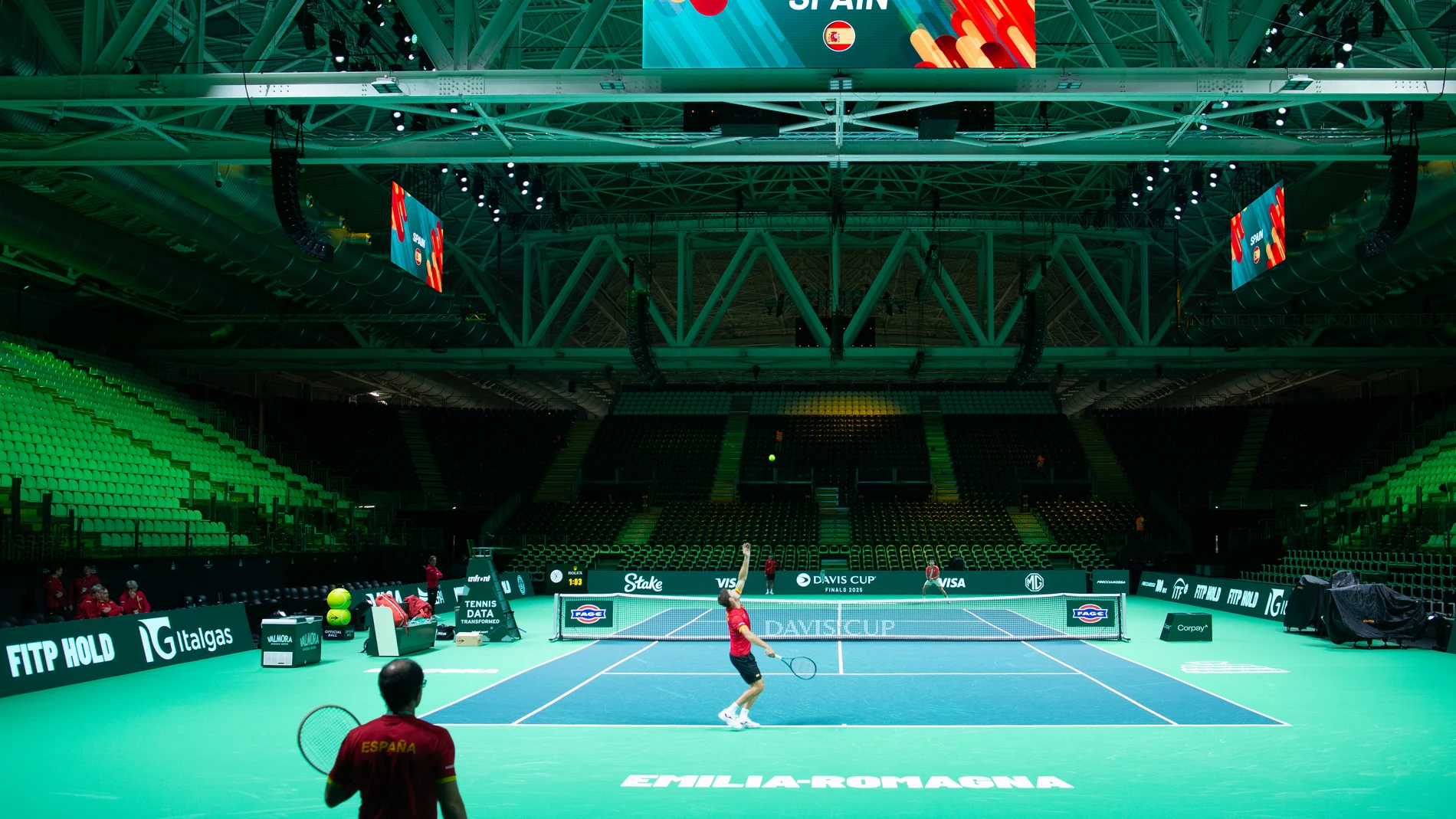 El equipo español entrena en el SuperTennis Arena de Bolonia, sede de las finales de la Copa Davis El equipo español entrena en el SuperTennis Arena de Bolonia, sede de las finales de la Copa Davis