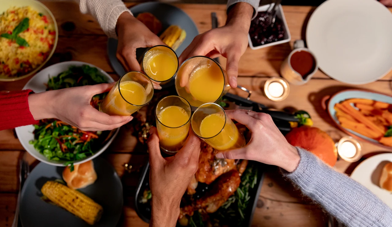 Desayuno con zumo de naranja