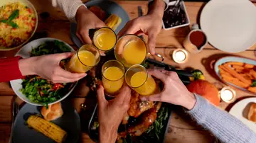 Desayuno con zumo de naranja Desayuno con zumo de naranja