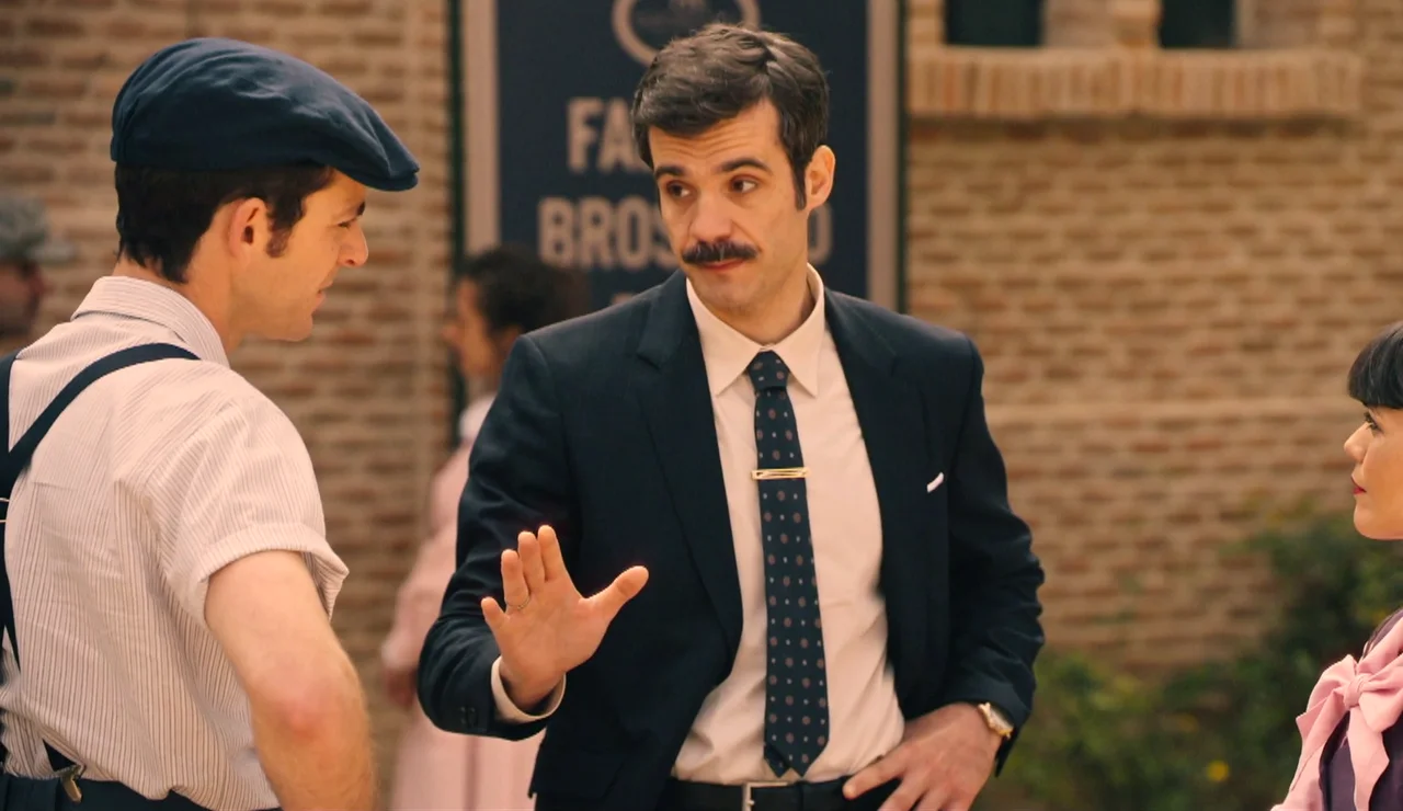 Joaquín quiere montar un negocio de embalaje lejos de Perfumería De la Reina