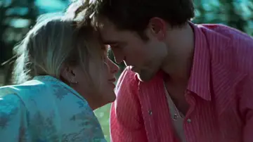 Jennifer Lawrence y Robert Pattinson en Die My Love Jennifer Lawrence y Robert Pattinson en Die My Love
