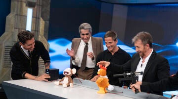 ¡Alto voltaje! Marron sorprende a Mario Vaquerizo y Gotzon Mantuliz con unos juguetes dopados