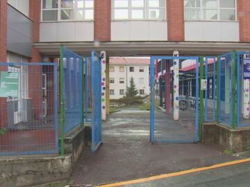 La docente se encuentra actualmente de baja y se le ha ofrecido ayuda psicológica 