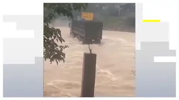 Al menos 7 muertos en las fuertes inundaciones que azotan Vietnam Al menos 7 muertos en las fuertes inundaciones que azotan Vietnam