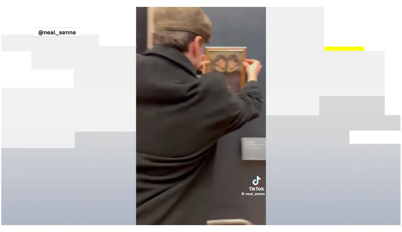 Cuadro influencer louvre