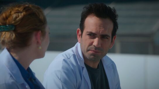 Bahar renuncia a Evren pese a amarlo: no quiere ser la causa del dolor de nadie