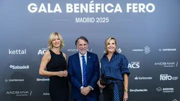 Susanna Griso, José Creuheras y su mujer Columna Martí en la Gala Benéfica FERO Susanna Griso, José Creuheras y su mujer Columna Martí en la Gala Benéfica FERO