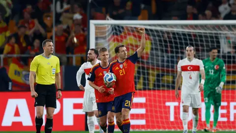 Mikel Oyarzabal celebra su gol ante Turquía Mikel Oyarzabal celebra su gol ante Turquía