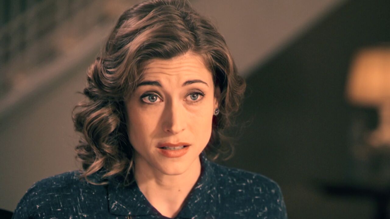 Andrés sigue sospechando de Gabriel, pero Marta defiende a su primo a capa  y espada: “Es de la familia”