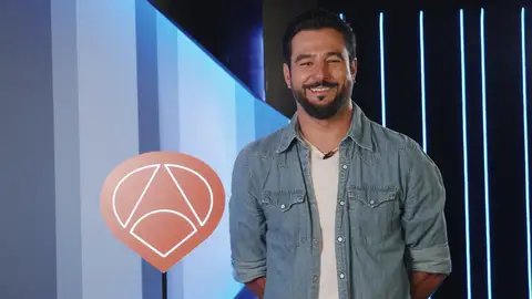 Antonio Velázquez se moja sobre las protagonistas de La Encrucijada: ¿se llevaría a Julia o a Patricia a una isla desierta? Antonio Velázquez se moja sobre las protagonistas de La Encrucijada: ¿se llevaría a Julia o a Patricia a una isla desierta?