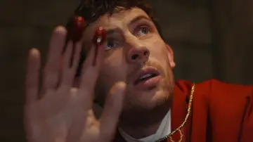 Josh O'Connor en Puñales por la espalda: De entre los muertos Josh O'Connor en Puñales por la espalda: De entre los muertos