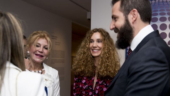 Tita Cervera, su hijo Borja Thyssen y Blanca Cuesta