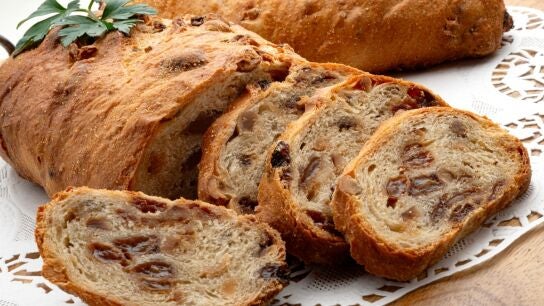 Pan de avellana, miel y pasas
